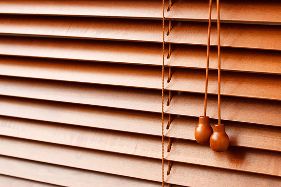 window blinds with pull cords and tassels