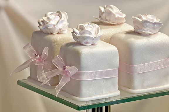 miniature wedding cakes