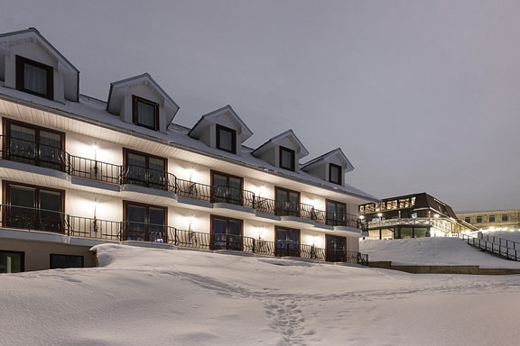 motels during a snowy winter night