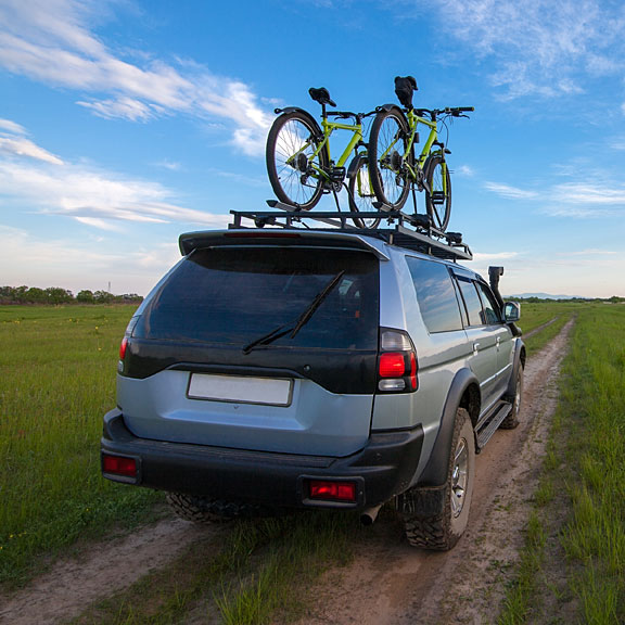 roof rack with bicycles, on an SUV